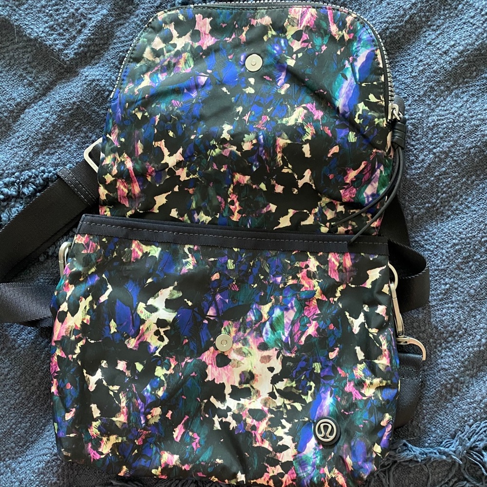 Lululemon Party OM multicolor Travel Crossbody